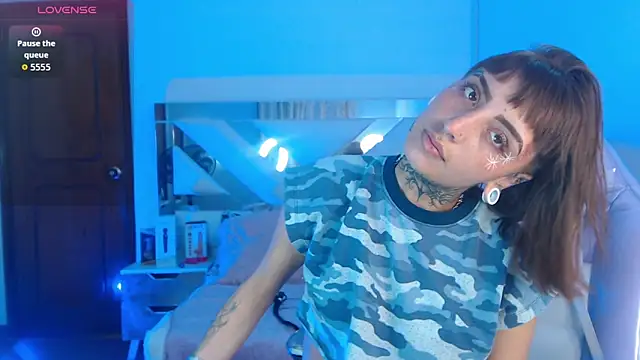 Snapshot of Gyal_8_ chatting on October 28, 2025, 3:10 am Gyal 8 online show from October 28, 2025, 3:10 am