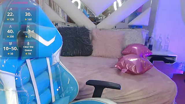 Snapshot of Gyal_8_ chatting on November 14, 2025, 3:05 am Gyal 8 online show from November 14, 2025, 3:05 am