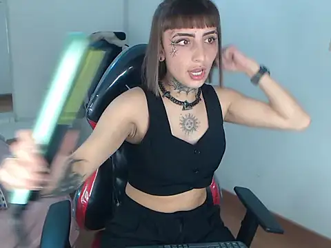 Snapshot of Gyal_8_ chatting on November 20, 2025, 3:18 am Gyal 8 online show from November 20, 2025, 3:18 am