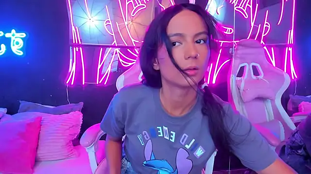 Star Liight online show from October 20, 2025, 8:53 pm