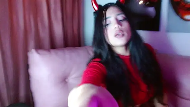 ladymooncs online show from October 4, 2025, 3:59 am