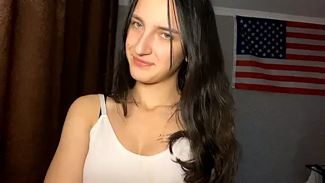 TifanyRawi online show from September 30, 2025, 10:04 pm