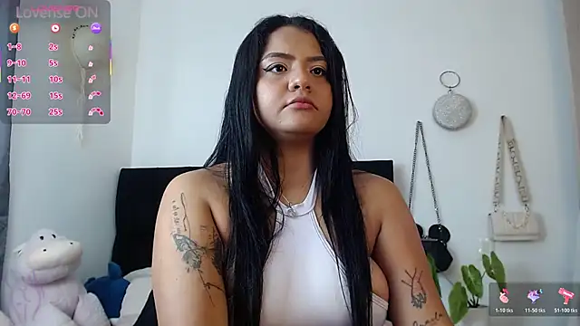 Camila Torresss online show from November 6, 2025, 7:48 pm