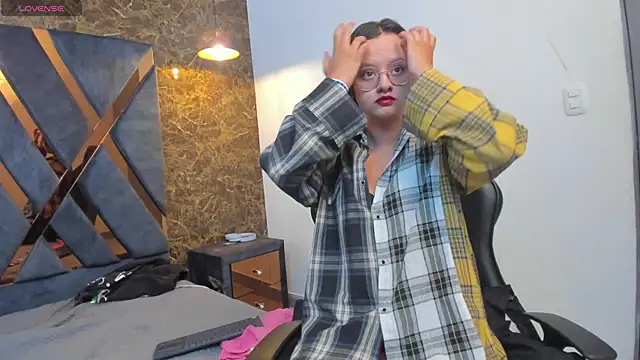 Asami Hattori online show from October 11, 2025, 11:20 am