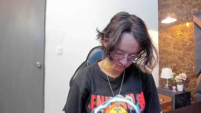 Asami Hattori online show from October 20, 2025, 11:21 am