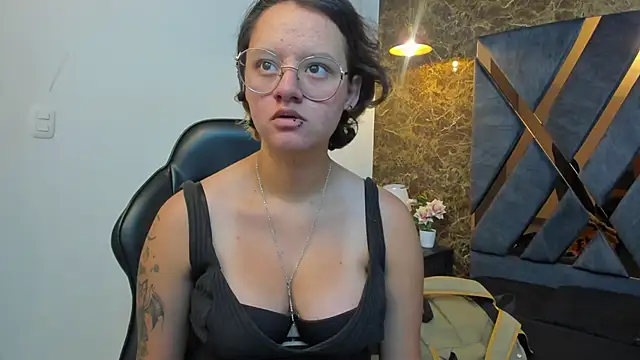 Asami Hattori online show from October 22, 2025, 11:21 am