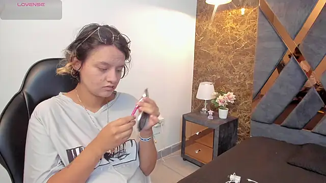 Asami Hattori online show from October 31, 2025, 11:22 am