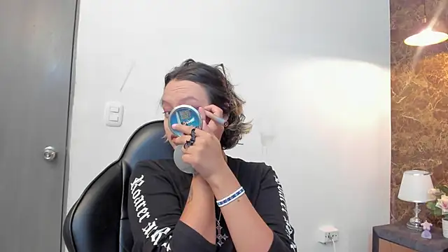 Asami Hattori online show from November 1, 2025, 11:34 am