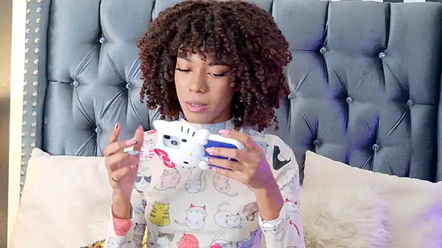 Stellaciel  online show from November 19, 2025, 9:48 pm