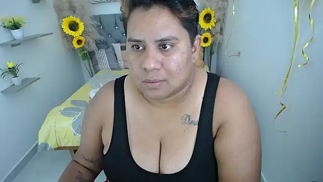 hotlesby valery online show from October 8, 2025, 7:00 pm