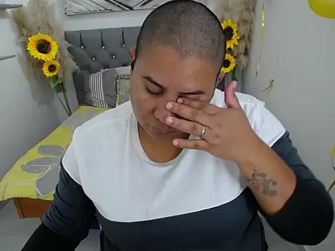 hotlesby valery online show from October 17, 2025, 7:05 pm