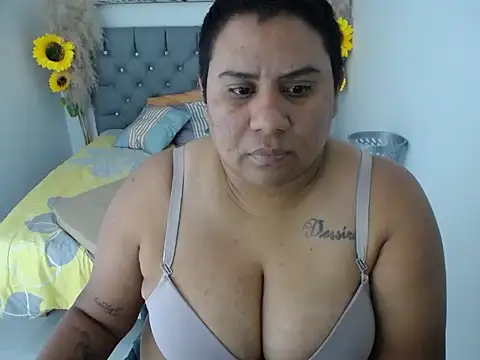 hotlesby valery online show from March 18, 2026, 8:01 pm