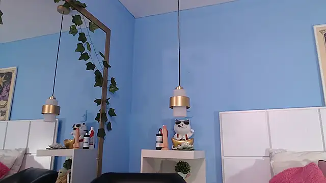 PenelopeBond online show from October 20, 2025, 1:22 pm