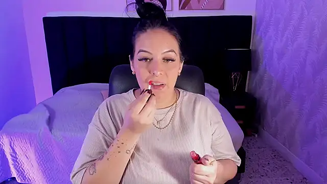 Snapshot of camiladuke7 chatting on November 15, 2025, 7:43 pm camiladuke7 online show from November 15, 2025, 7:43 pm