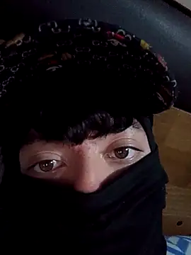 Hoott boyyszz online show from November 2, 2025, 11:40 pm