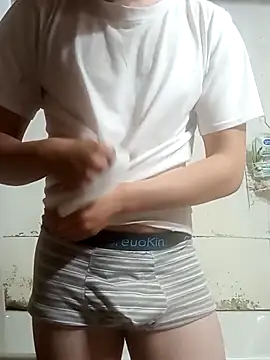 Hoott boyyszz online show from November 5, 2025, 5:51 am