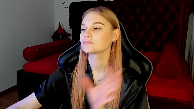 AriaWell online show from November 10, 2025, 5:23 pm