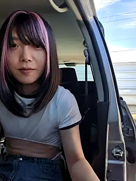 takusaki223 online show from September 28, 2025, 3:34 am