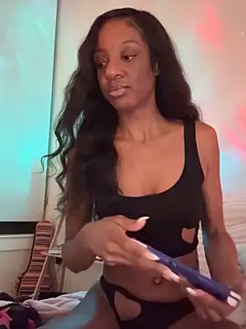 Snapshot of LoveDreaux chatting on December 5, 2025, 5:49 am LoveDreaux online show from December 5, 2025, 5:49 am