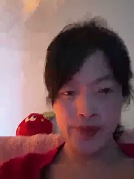 Snapshot of Tramy_xx chatting on March 18, 2026, 6:49 am Tramy xx online show from March 18, 2026, 6:49 am