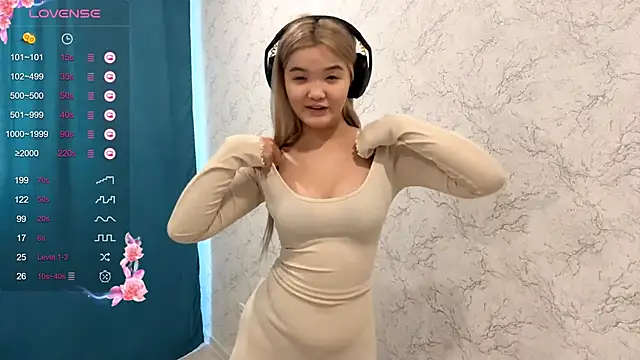 CarolannSide online show from November 4, 2025, 7:07 am