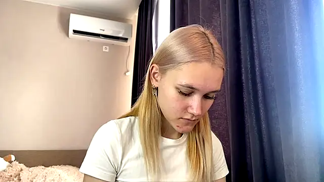 Snapshot of TwinedPeril chatting on October 11, 2025, 7:07 am TwinedPeril online show from October 11, 2025, 7:07 am