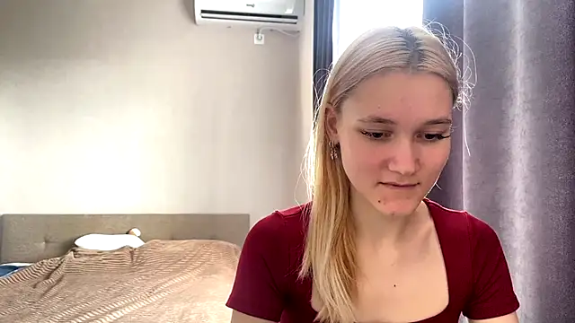 Snapshot of TwinedPeril chatting on October 25, 2025, 7:05 am TwinedPeril online show from October 25, 2025, 7:05 am