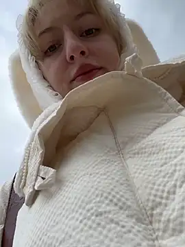 RonnieKiss online show from October 3, 2025, 3:58 am