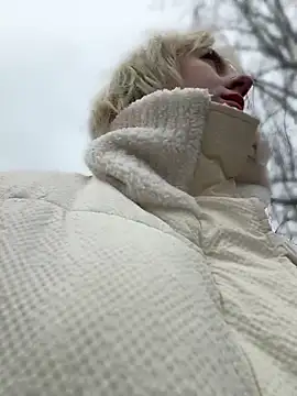 RonnieKiss online show from April 19, 2026, 11:31 am