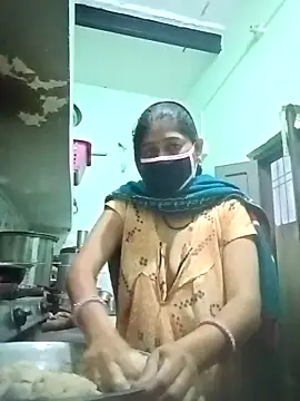 Cute-Charvii online show from February 25, 2026, 1:26 am