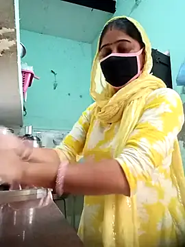 Cute-Charvii online show from March 5, 2026, 6:42 am