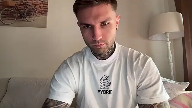 Larsskeet online show from October 3, 2025, 1:41 pm