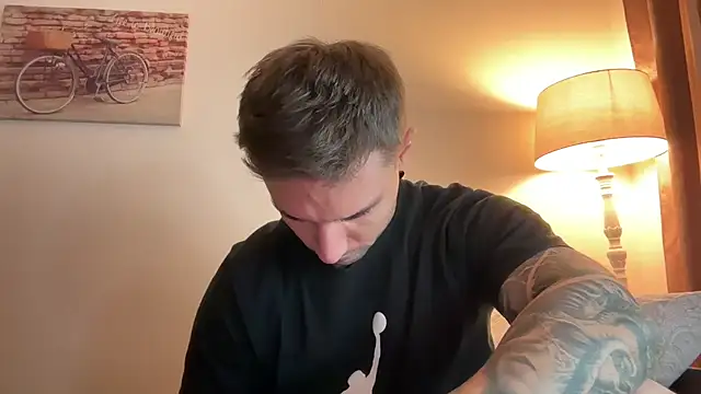 Larsskeet online show from October 17, 2025, 1:35 pm