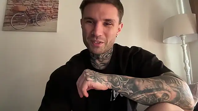 Larsskeet online show from October 24, 2025, 12:45 pm