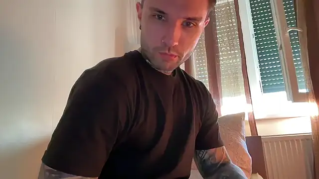 Larsskeet online show from October 29, 2025, 1:46 pm