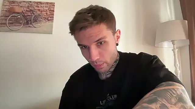 Larsskeet online show from November 1, 2025, 12:51 pm