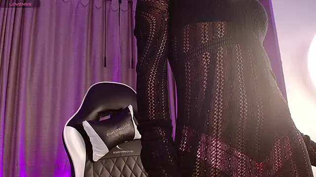 onyx ebony online show from September 27, 2025, 12:43 pm