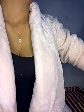 Snapshot of MayaarTop chatting on November 8, 2025, 4:01 am MayaarTop online show from November 8, 2025, 4:01 am