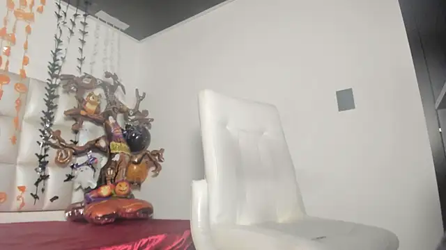 peyton  wat online show from October 20, 2025, 11:54 am