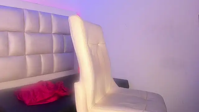 peyton  wat online show from November 24, 2025, 11:54 am