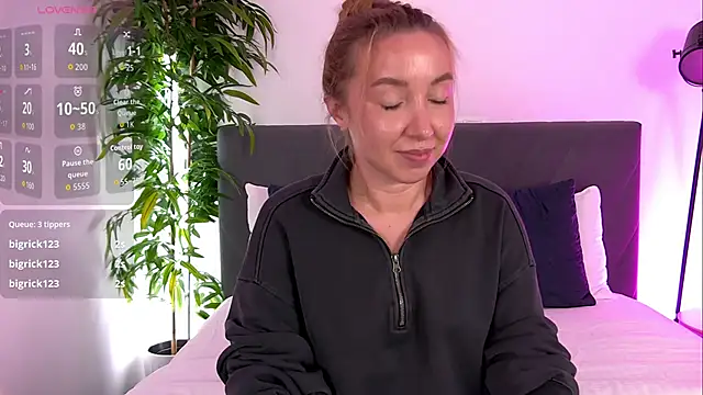 AlexisGreys online show from September 22, 2025, 12:07 pm