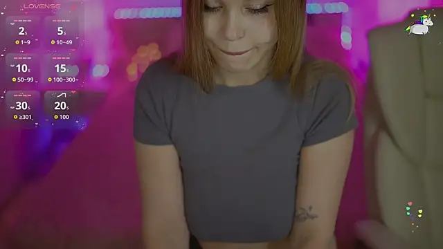 MyLolaSky online show from October 6, 2025, 11:24 pm