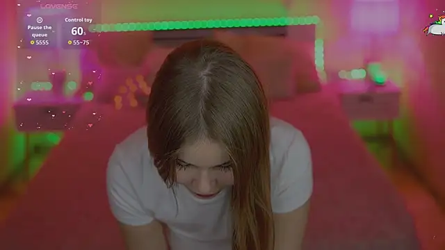 MyLolaSky online show from October 27, 2025, 9:41 pm