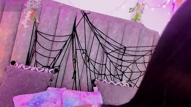 JadeBennett  online show from October 31, 2025, 4:24 am