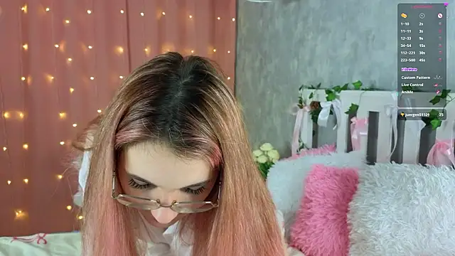 vivyboo111 online show from March 4, 2026, 8:04 pm