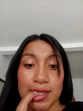 Snapshot of EllaCute_Young chatting on September 22, 2025, 5:04 pm EllaCute Young online show from September 22, 2025, 5:04 pm