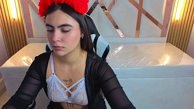 scarlett smith tp online show from October 4, 2025, 12:58 pm