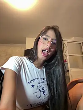 Julieta Duque online show from February 2, 2026, 11:58 pm