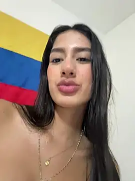 Snapshot of Julieta_Duque chatting on July 4, 2026, 3:56 am Julieta Duque online show from July 4, 2026, 3:56 am