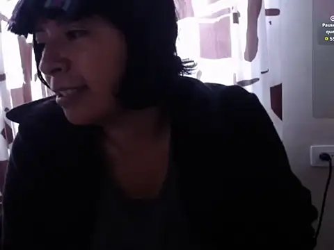 Acelinrose online show from April 7, 2026, 1:22 pm